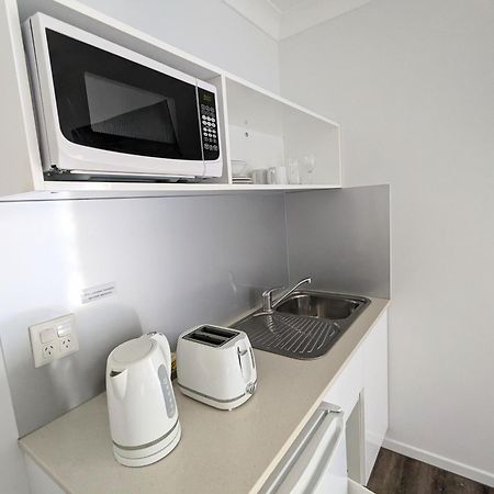 Escape On Lake Cairns Exterior photo